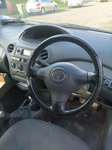 2005 - Toyota Yaris Manual