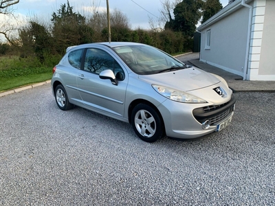 2009 - Peugeot 207 Manual