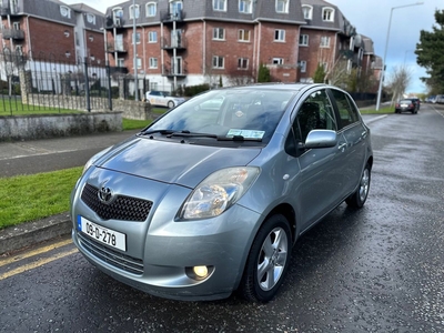 2009 - Toyota Yaris Manual