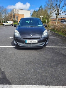 2010 - Renault Grand Scenic Manual