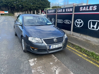 2010 - Volkswagen Passat Manual