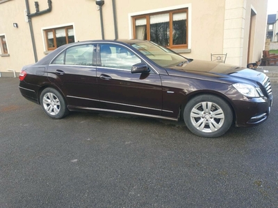 2011 - Mercedes-Benz E-Class Automatic