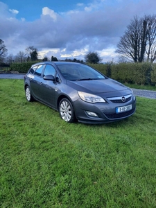 2011 - Opel Astra Manual