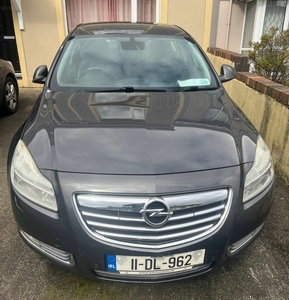 2011 - Opel Insignia Manual