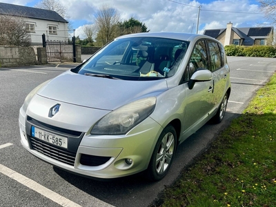 2011 - Renault Scenic Manual