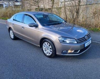 2011 - Volkswagen Passat Manual