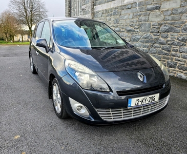 2012 - Renault Grand Scenic Manual