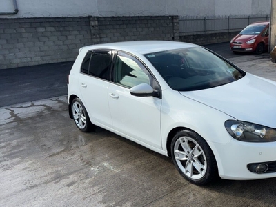 2012 - Volkswagen Golf Manual