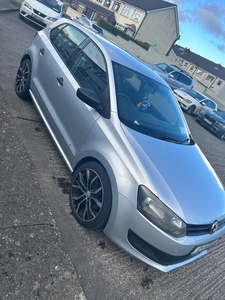 2012 - Volkswagen Polo Manual