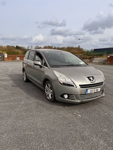 2013 - Peugeot 5008 Manual