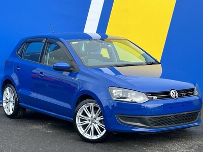 2013 - Volkswagen Polo Automatic