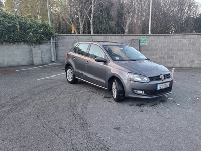 2013 - Volkswagen Polo Manual