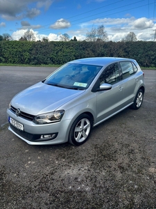 2013 - Volkswagen Polo Manual