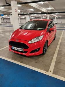 2014 - Ford Fiesta Manual