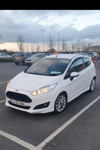 2014 - Ford Fiesta Manual