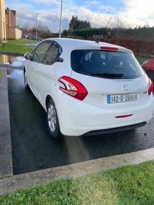 2014 - Peugeot 208 Manual