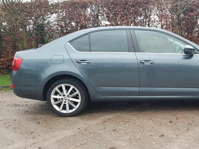 2014 - Skoda Octavia Manual