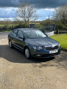 2014 - Skoda Superb Manual