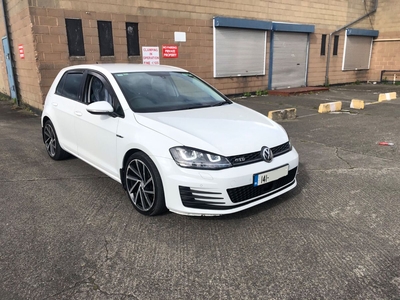 2014 - Volkswagen Golf Manual