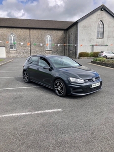 2014 - Volkswagen Golf Manual