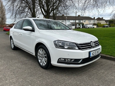 2014 - Volkswagen Passat Manual