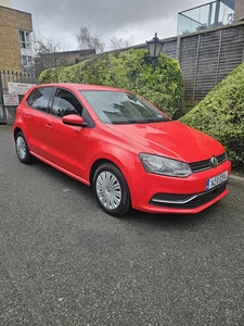 2014 - Volkswagen Polo Automatic