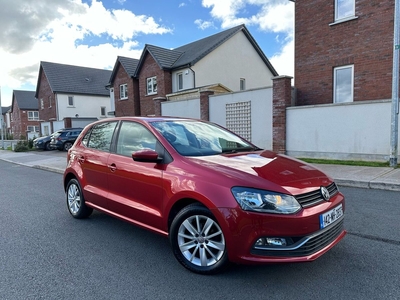 2014 - Volkswagen Polo Manual