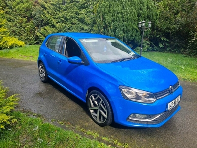 2014 - Volkswagen Polo Manual