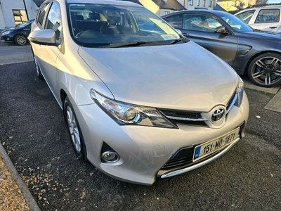 2015 - Toyota Auris Manual