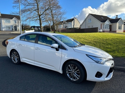 2015 - Toyota Avensis Manual