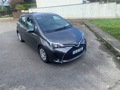 2015 - Toyota Yaris Manual