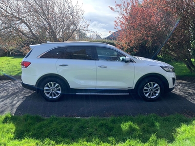 2017 - Kia Sorento Manual