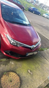 2017 - Toyota Auris Manual