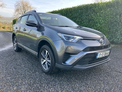 2017 - Toyota RAV4 Manual