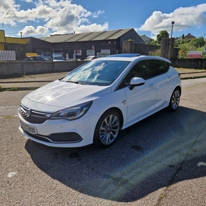 2017 - Vauxhall Astra Manual