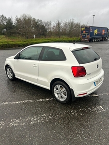 2017 - Volkswagen Polo Manual