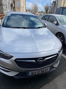 2018 - Opel Insignia Manual