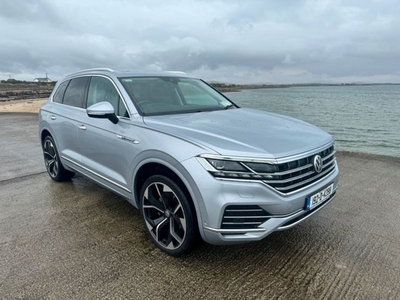 2019 - Volkswagen Touareg Automatic