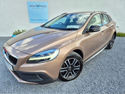 2016 (162) Volvo V40