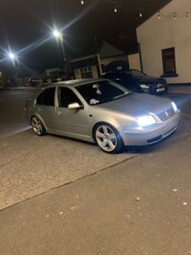 2002 - Volkswagen Bora ---