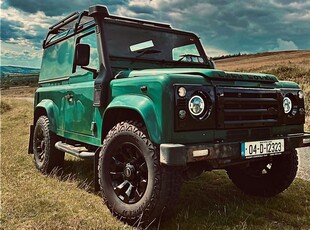 2004 - Land Rover Defender Manual