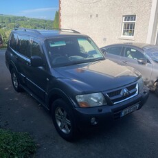 2006 - Mitsubishi Pajero Manual