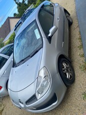 2008 - Renault Clio ---