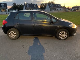 2008 - Toyota Auris Manual