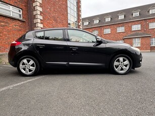 2009 - Renault Megane Manual