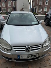 2009 - Volkswagen Golf ---