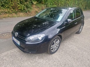 2010 - Volkswagen Golf ---