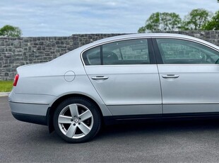 2010 - Volkswagen Passat Manual