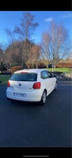 2010 - Volkswagen Polo Manual