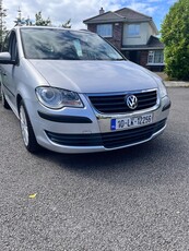 2010 - Volkswagen Touran ---